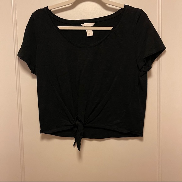 nwot H&M - tshirt with tie detail - Picture 3 of 9